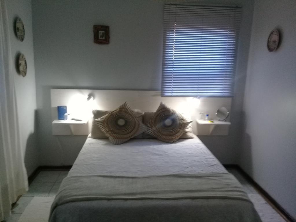 A1 Kynaston Self Catering Or Bed And Breakfast Jeffreys Bay Exterior foto