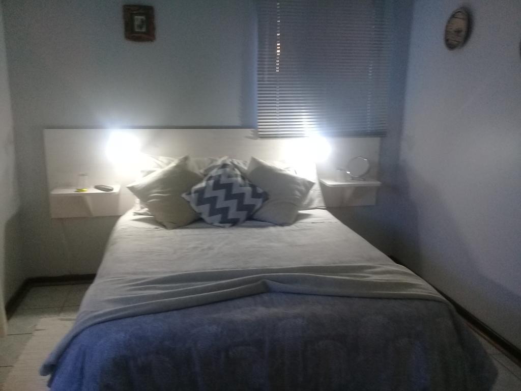A1 Kynaston Self Catering Or Bed And Breakfast Jeffreys Bay Exterior foto