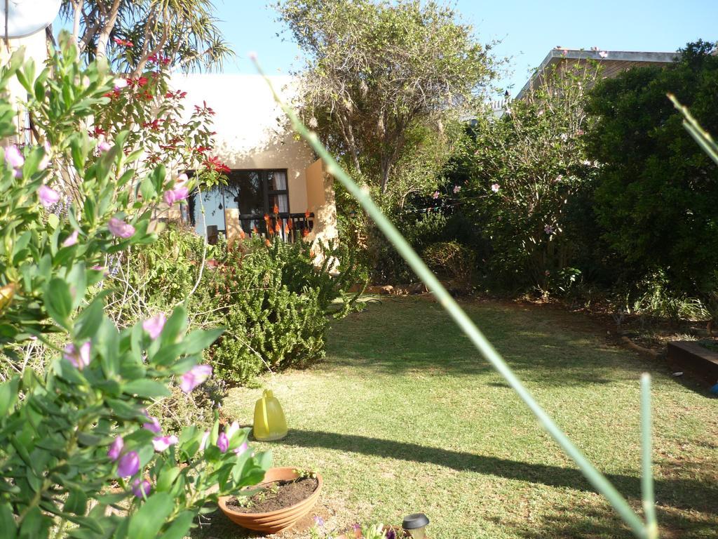A1 Kynaston Self Catering Or Bed And Breakfast Jeffreys Bay Exterior foto